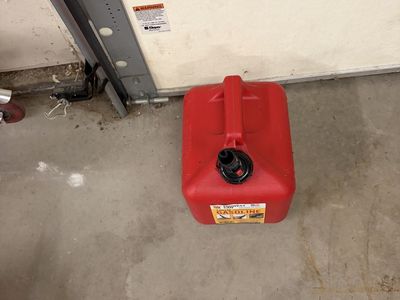 2 gallon gas can
