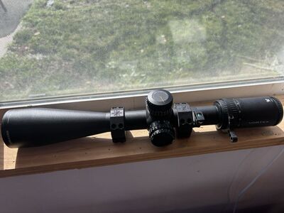 Viper PST 5-25x50FFP With Rings And Level