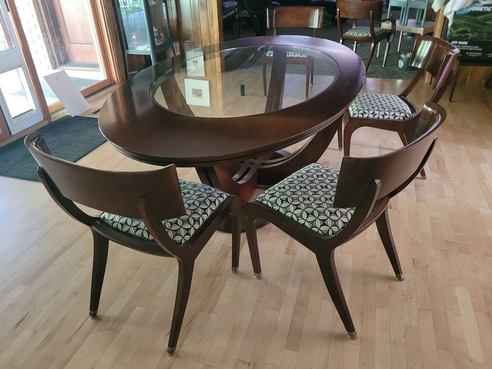 Modern Glass Top Dining Table with 8 Chairs in excellent condition