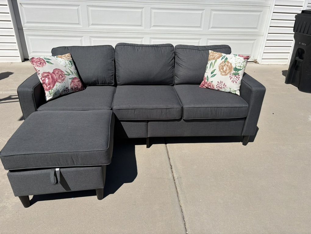 FREE CURBSIDE DELIVERY!! Grey Sectional Couch!