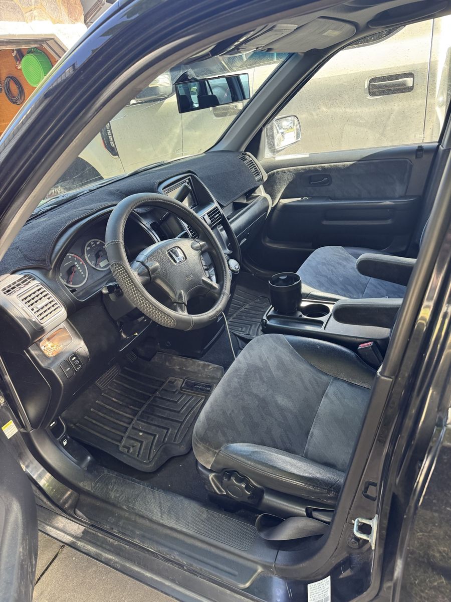 Main image 3