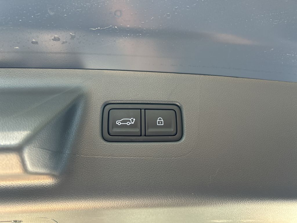 Main image 9