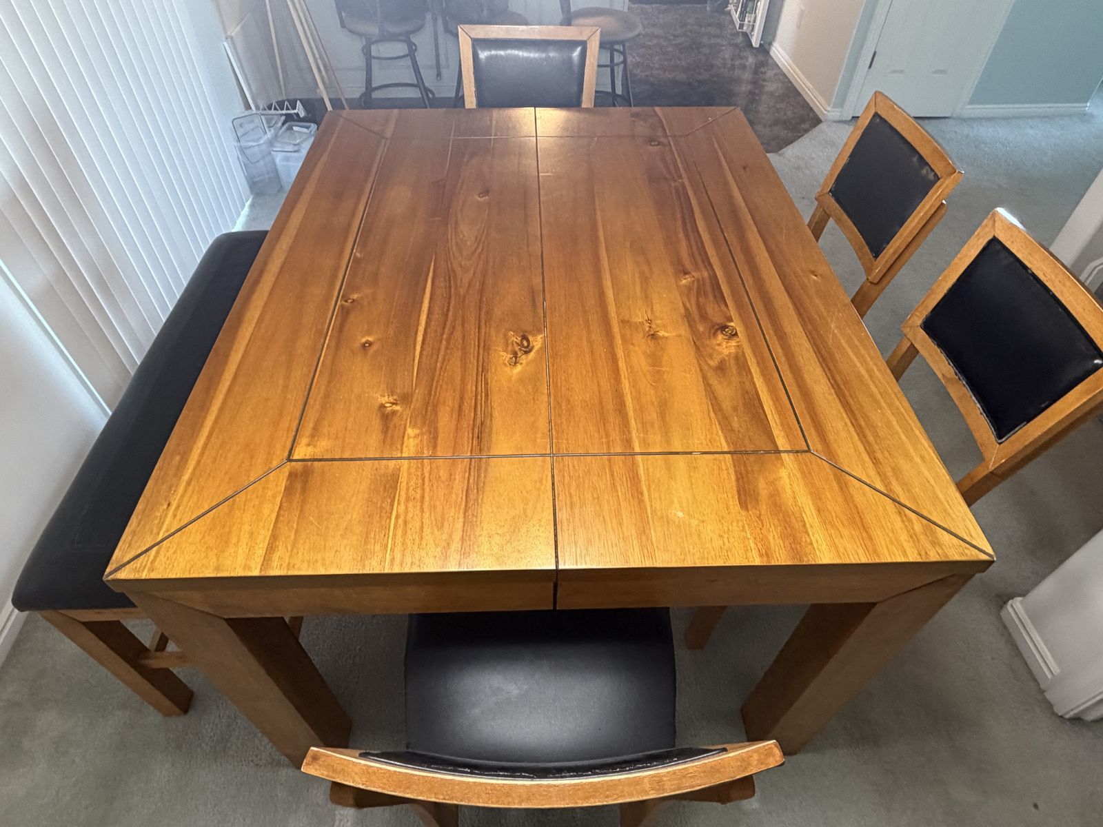 Dining Table w/ 4 chairs and bench