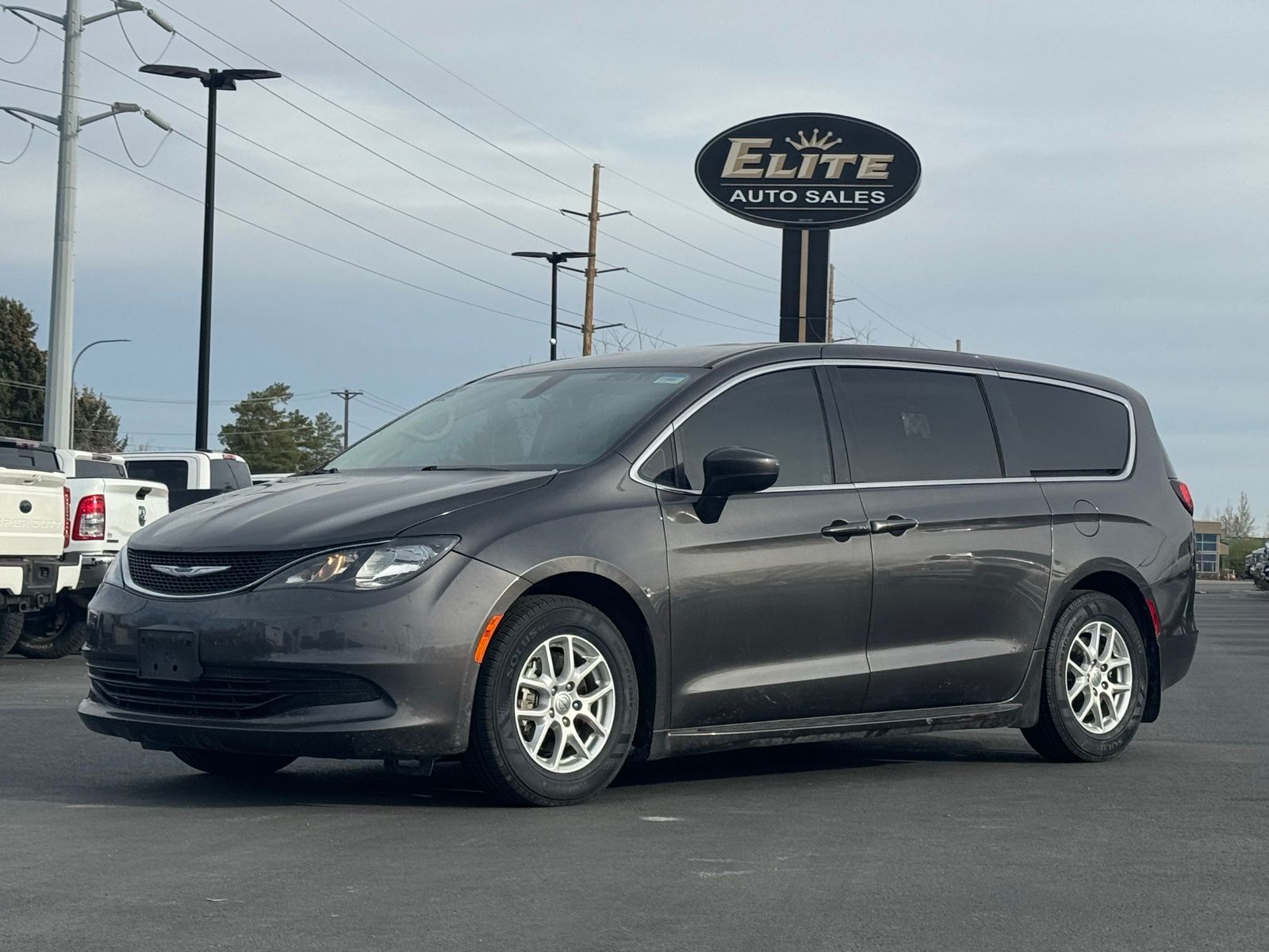 2020 Chrysler Voyager LX