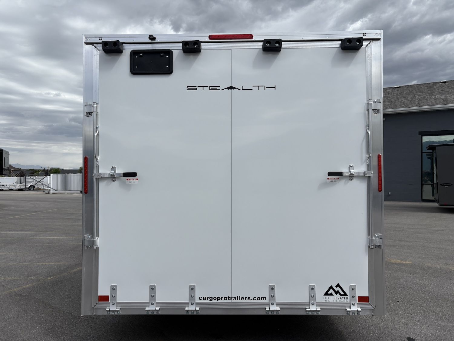 Main image 3