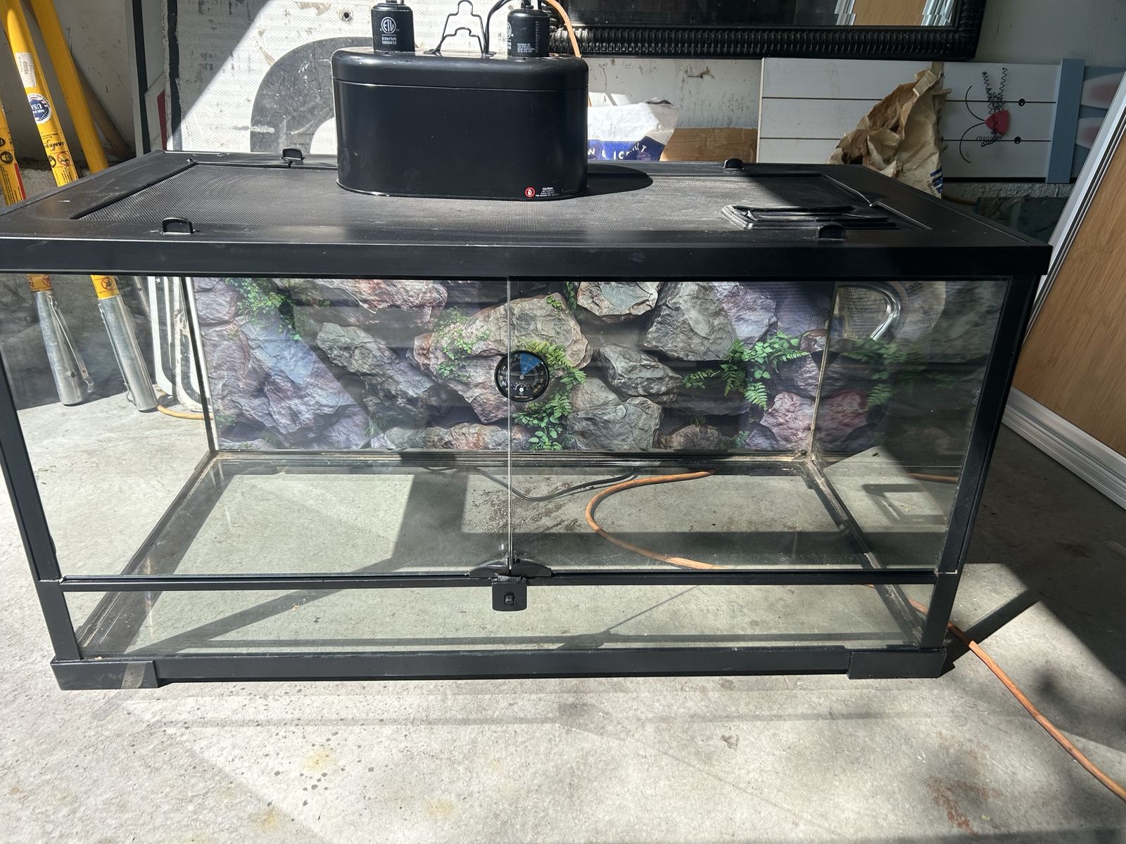 Reptile tank
