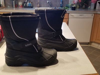 Totes, boots, mens size 13 medium