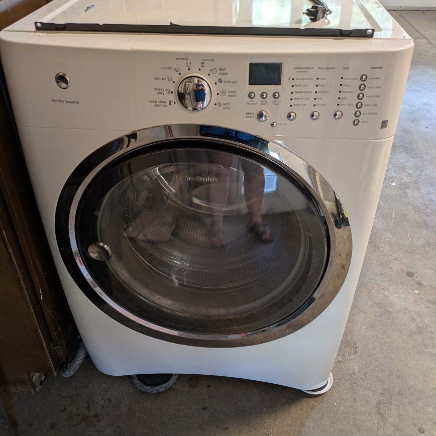 Electrolux Perfect Balance Front Load Washer - White, Multiple Wash Cycles