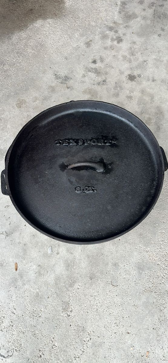 Seasoned 8 qt TexSport Dutch Oven