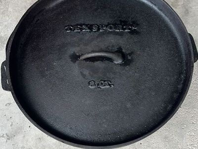 Seasoned 8 qt TexSport Dutch Oven