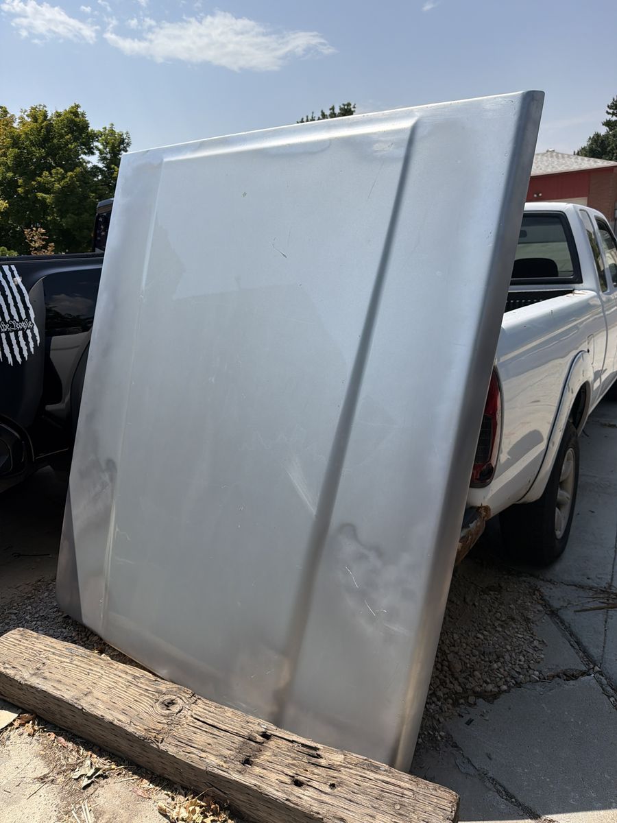 Truck bed cover
