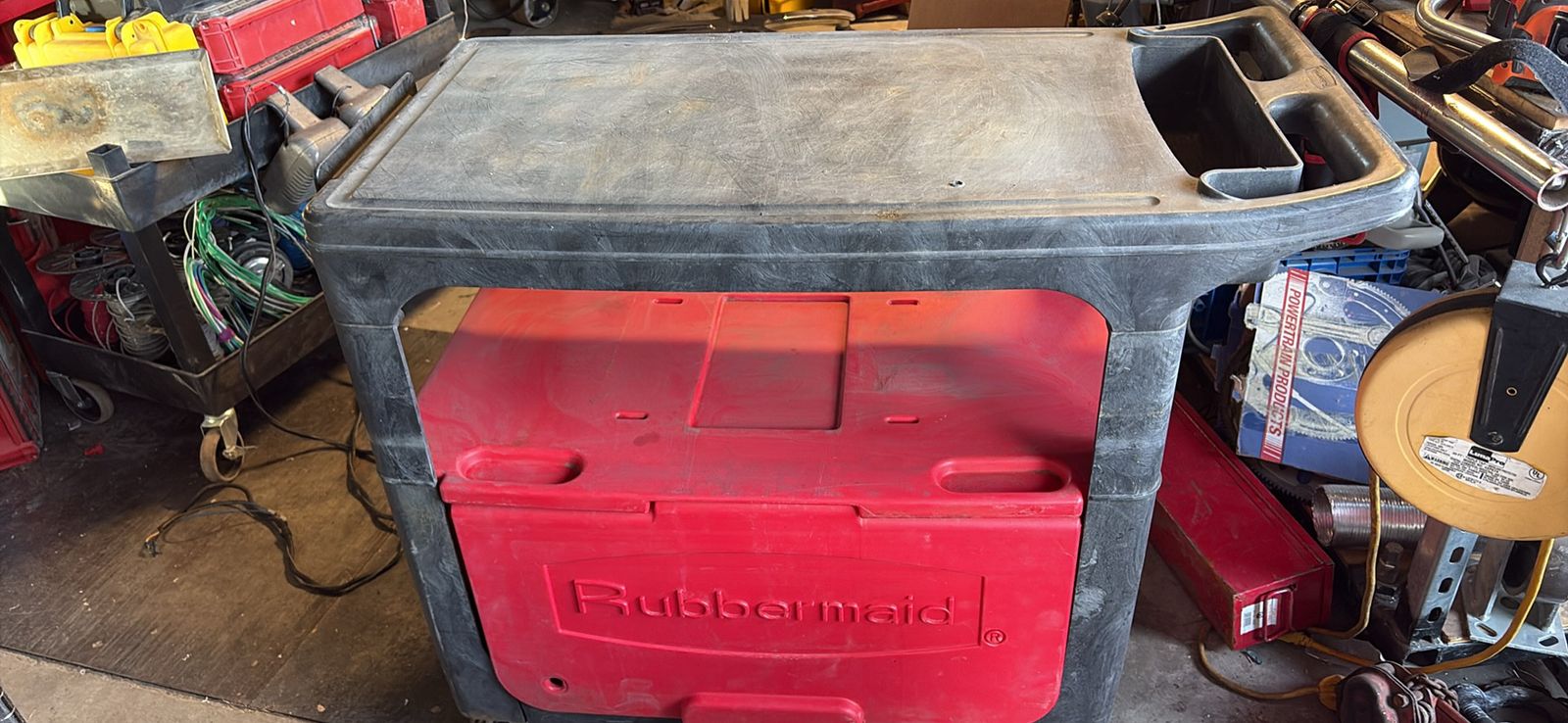Rubbermaid Utility Shop cart