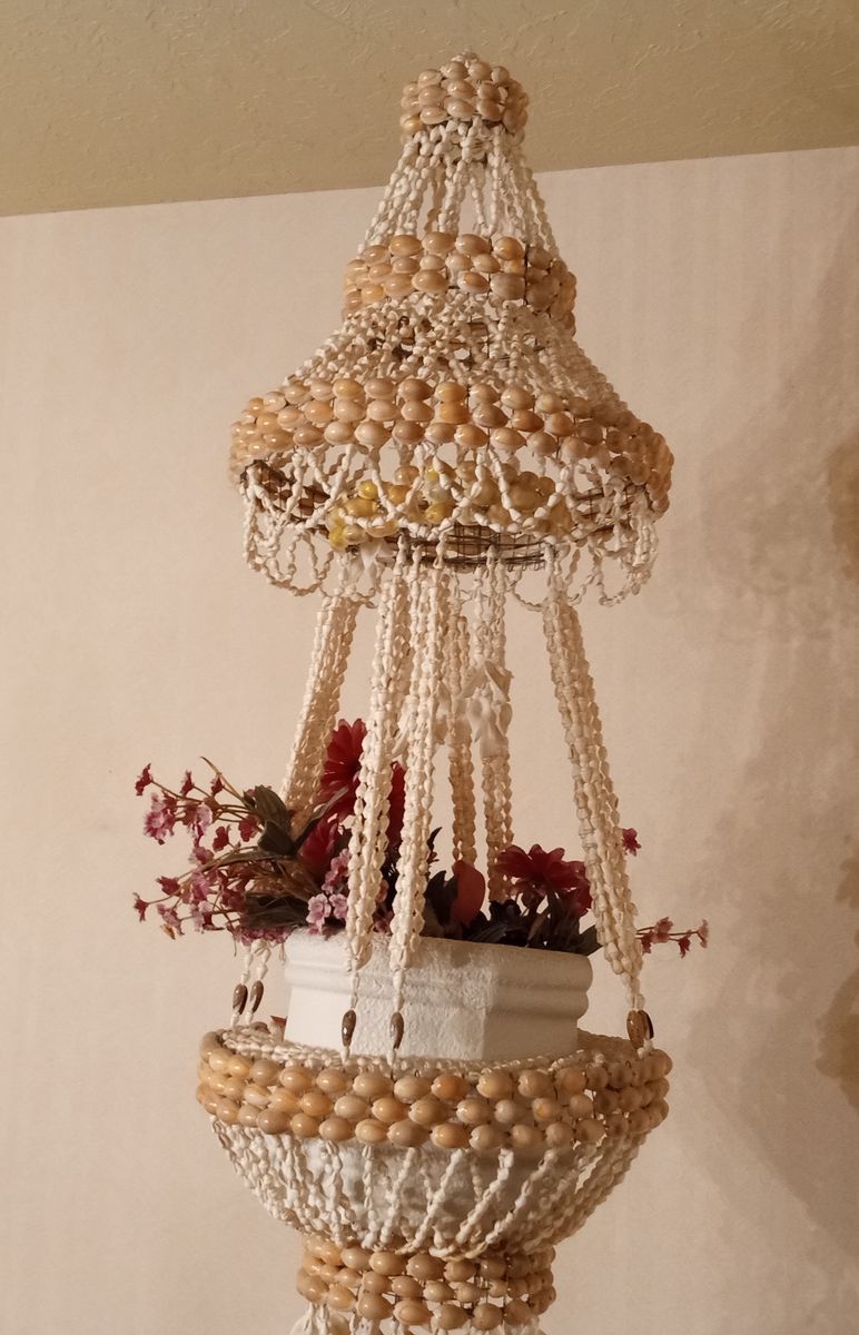 HANGING SHELL ART