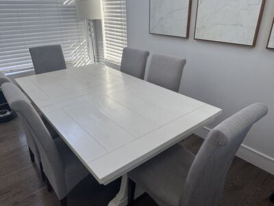 Solid Wood Extendable Dining Table & Chairs Set