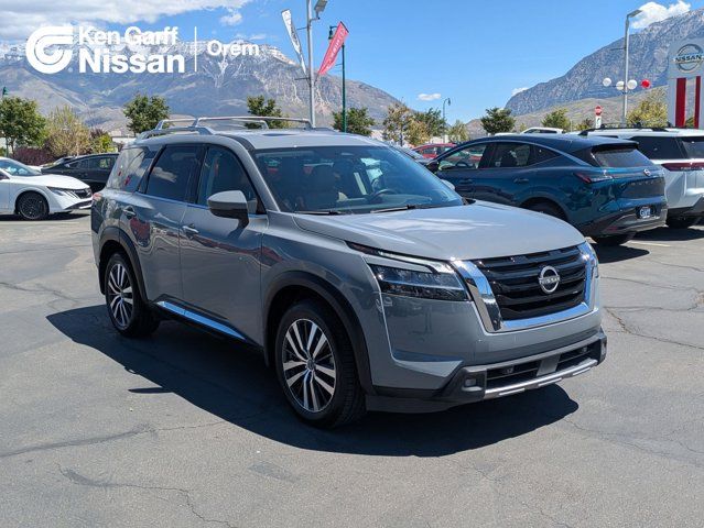 2022 Nissan Pathfinder Platinum