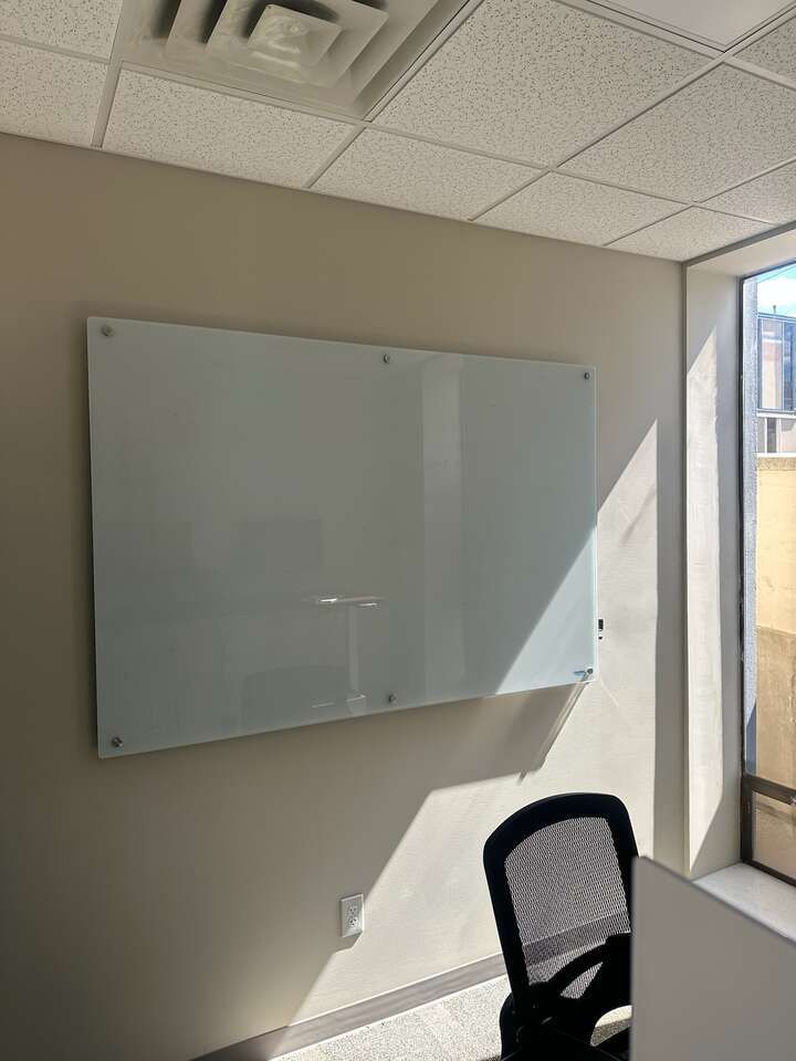 Main image 3
