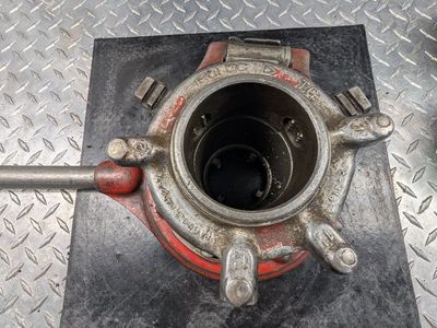 Ridgid 65R-C148-1 Ratcheting Pipe Threader 1"-2" with handle