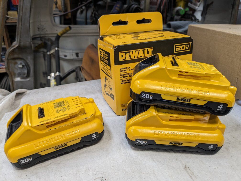 DeWalt compact 21700 4ah battery packs 20v volt impact wrench bandsaw reciprocating saw jig
