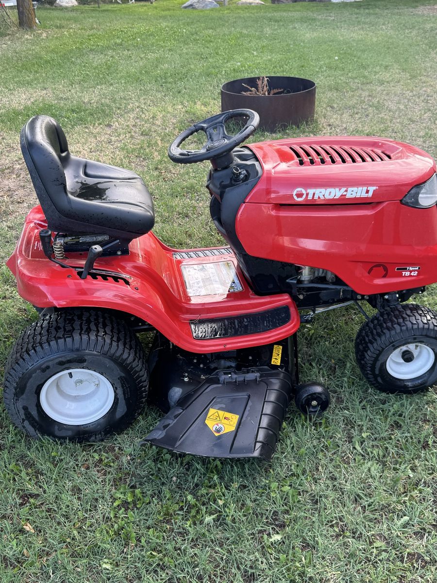 Troy-Bilt TB42 Riding Lawn Mower – 7 Speed, 42" Deck