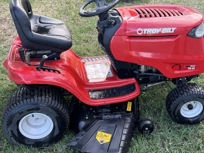 Troy-Bilt TB42 Riding Lawn Mower – 7 Speed, 42" Deck