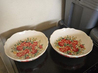 VINTAGE Pioneer Woman bowls