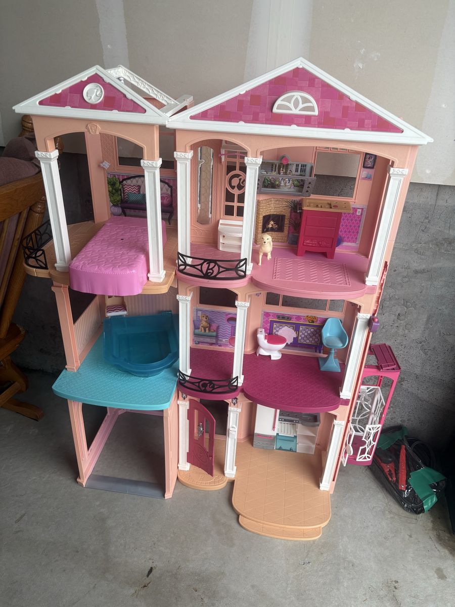 Barbie Dollhouse