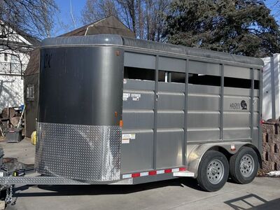 2 Horse Trailer For Rent