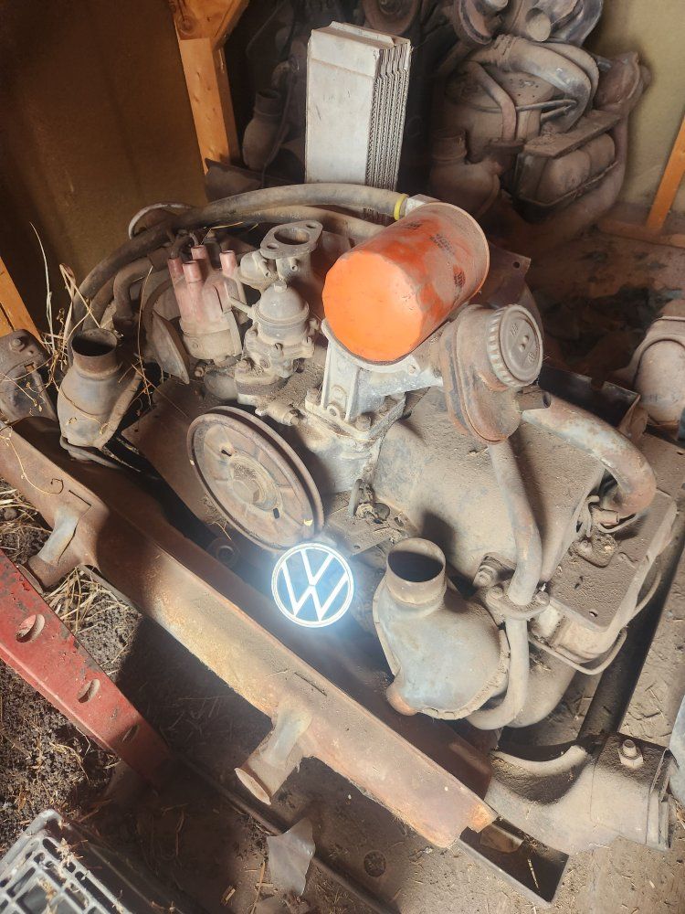 Vintage Volkswagen VW Engine - Appears to be a Type 1 or Type 2, For Parts/Restoration