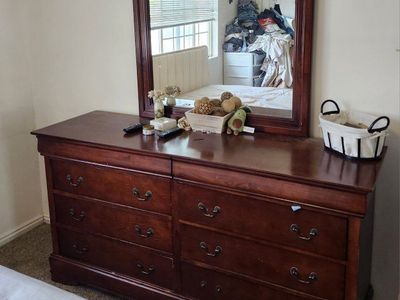 Queen bedroom set
