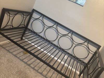 Twin day bed