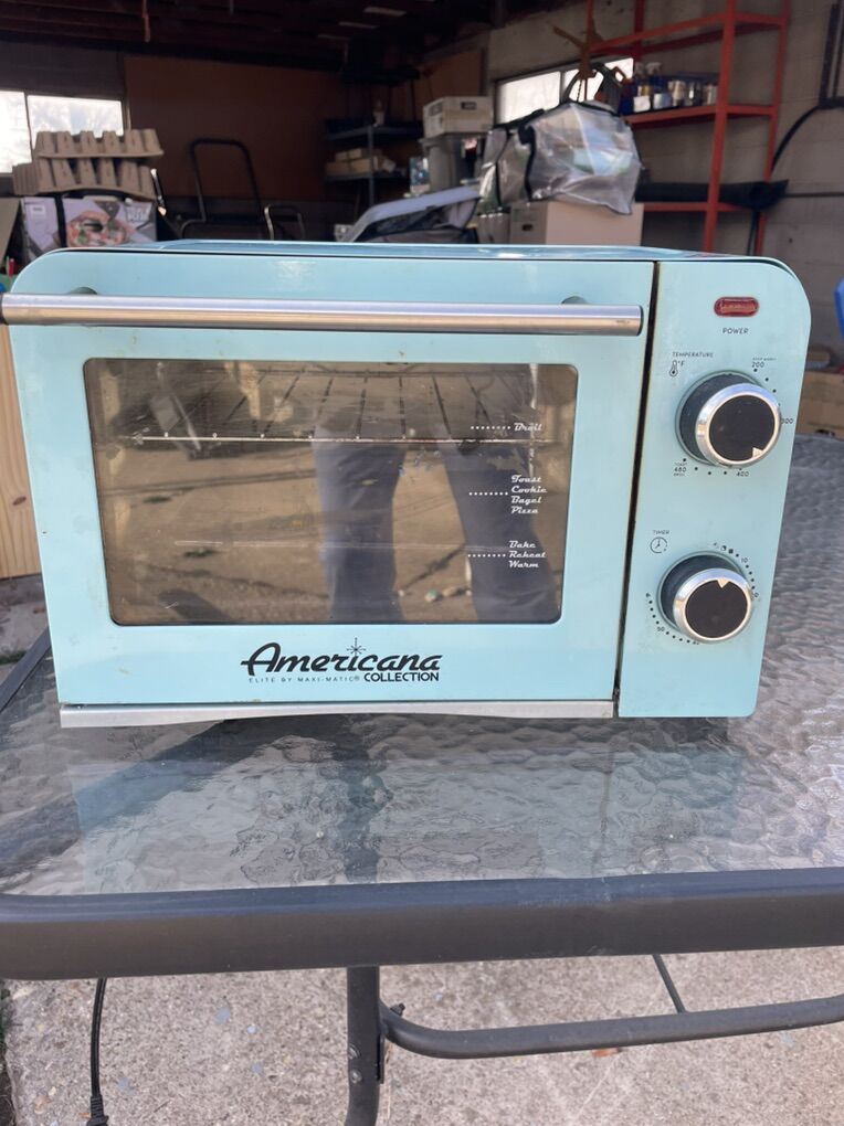 Toaster Oven- Bakes & broils