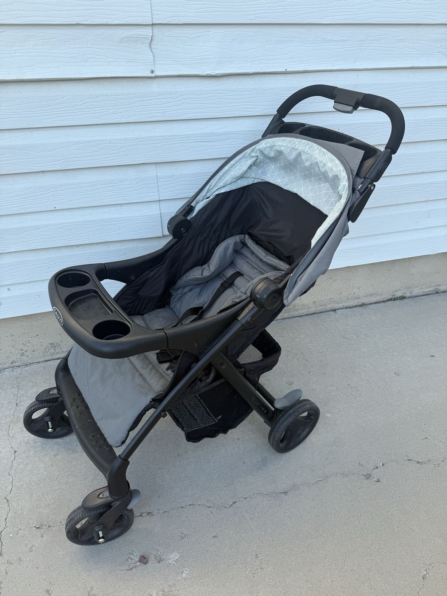 Graco Single Baby Stroller with Sun Canopy & Tray