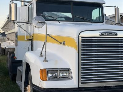2001 Freightliner with side dump