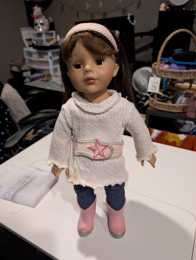 Madame Alexander Doll Co. 2007 Brown-Haired Doll with Brown Eyes 18 Inches