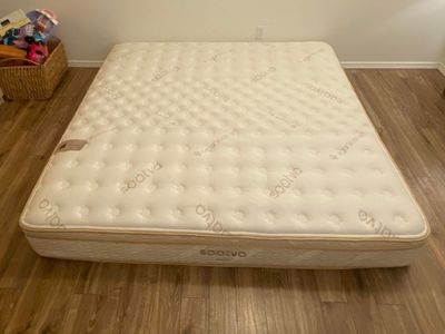 Queen Saatva Luxury firm 11.5 Mattress