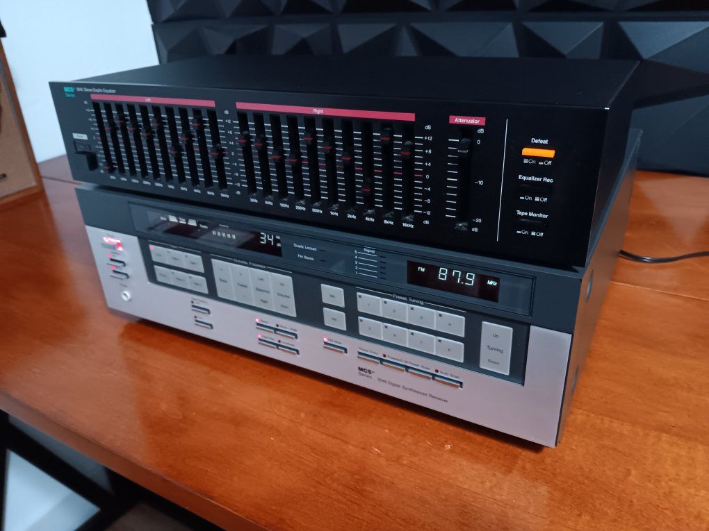 MCS Stereo Receiver 3246 Digital Synthesized AM/FM