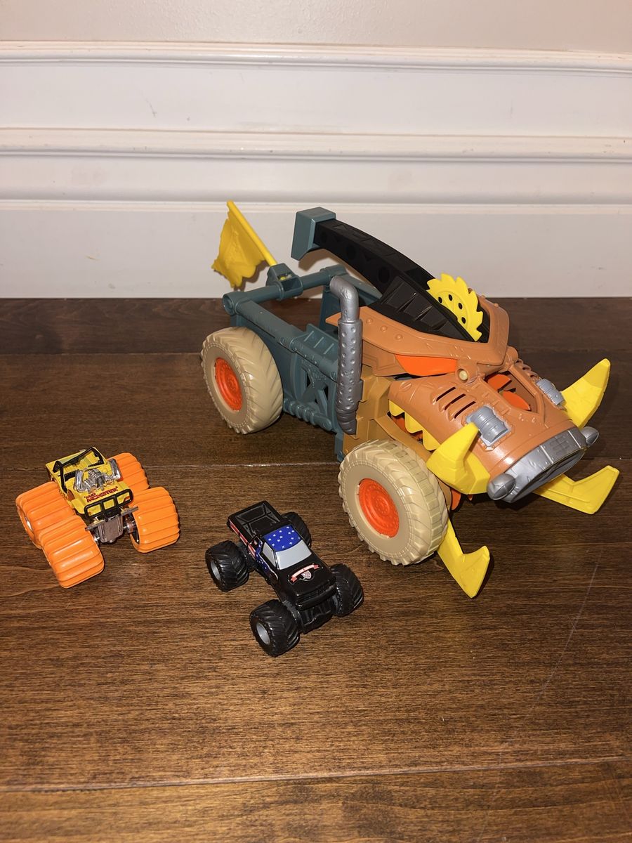 Monster Jam Megalodon Mad Hog Chomper