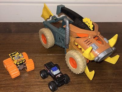 Monster Jam Megalodon Mad Hog Chomper