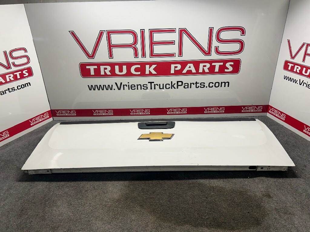 CHEVROLET SILVERADO 1500 TAILGATE 2007-2013 
DAMAGED (PICTURED)