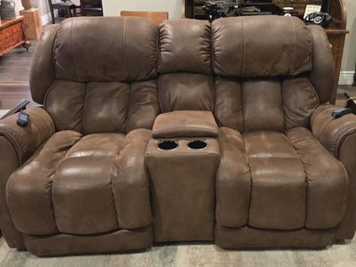 Loveseat recliner