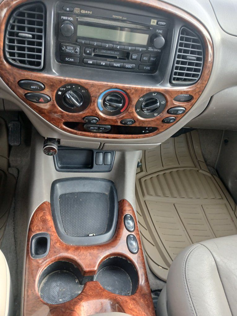 Main image 10