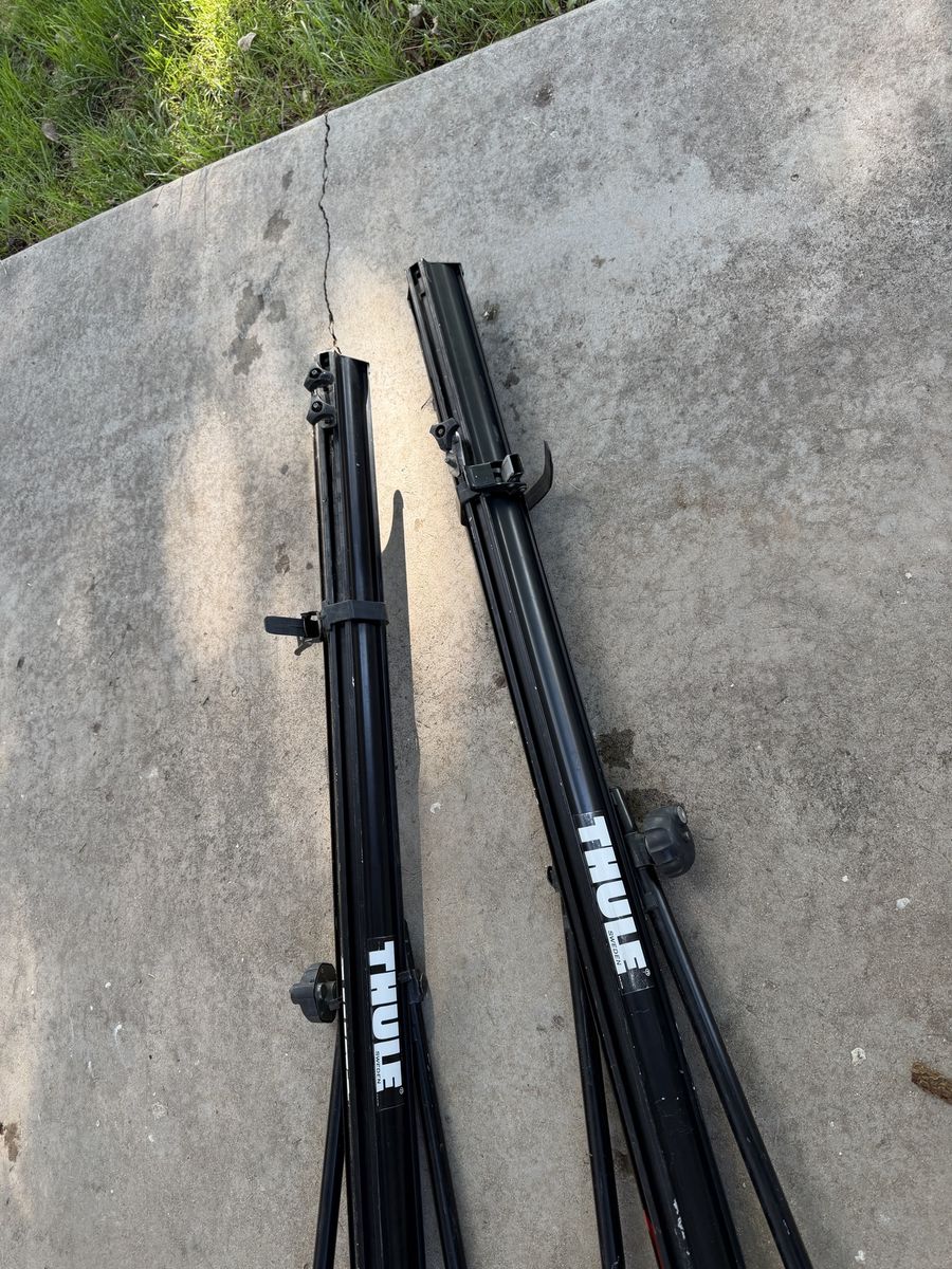 Thule Roof Rack Crossbars - Black