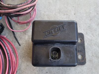 Airlift wireless one maniold