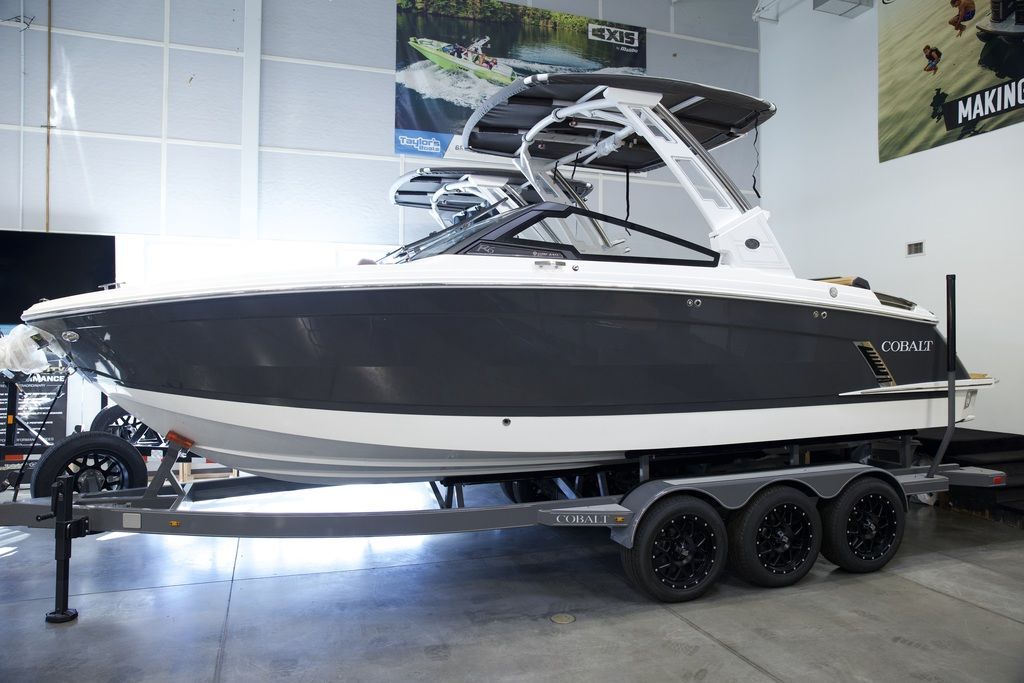 2025 Cobalt Boats R6 Surf