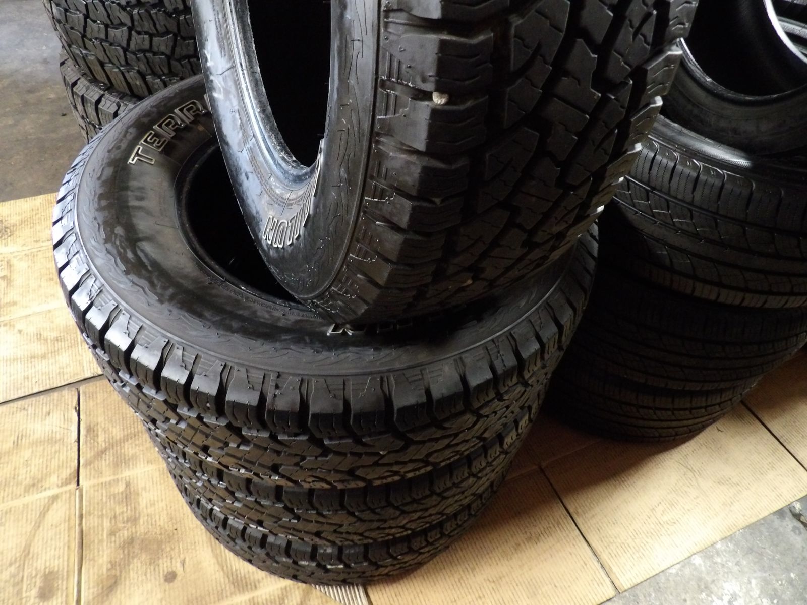 265/70R17 SAILUN TERRAMAX A/T 4S SET OF USED TIRES