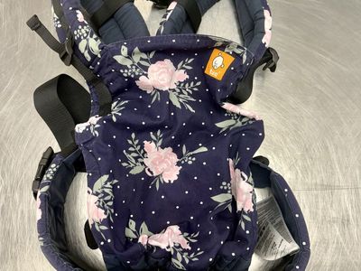 Tula Free-to-Grow Baby Carrier Pink Blossom Navy Print