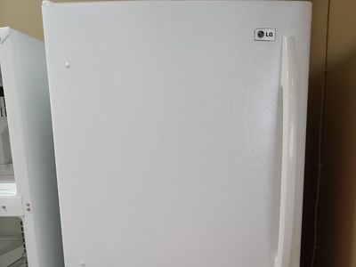 White 20 cf Bottom Freezer Refrigerator~90 Day Guarantee
