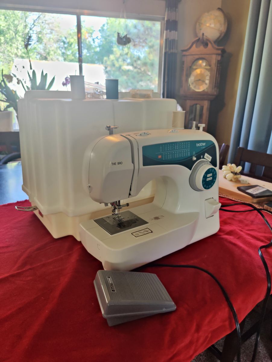 Brother XL-2600i Sewing Machine - Like New in Box - Perfect for Beginners