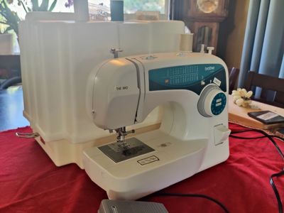 Brother XL-2600i Sewing Machine - Like New in Box - Perfect for Beginners