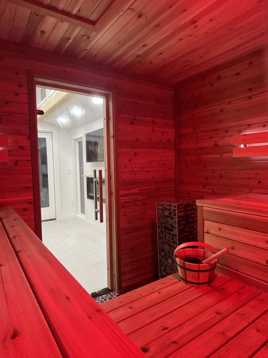 Luxury 7-Person Sauna Studio – Portable Backyard Spa (20x8)